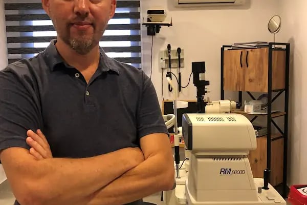 Bodrum Göz Doktoru - Op. Dr. Erkan Oğuz, Göz Hastalıkları Uzmanı - Resim 1