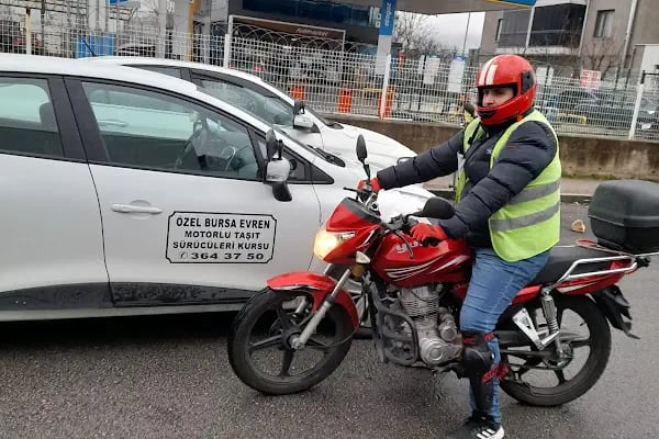 Özel Bursa Evren Motorlu Taşıt Sürücüleri Kursu - Resim 10
