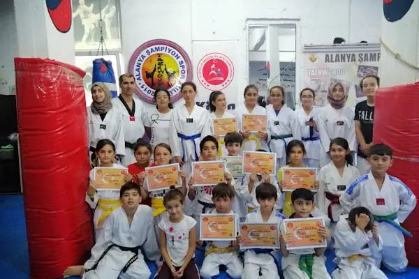 ALANYA ŞAMPİYON SPOR KULÜBÜ TAEKWONDO KİCKBOKS BOKS - Resim 17