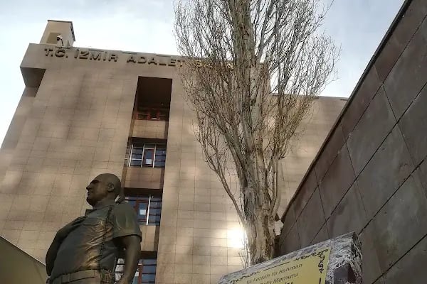 T.C. İzmir Adalet Sarayı - Resim 10