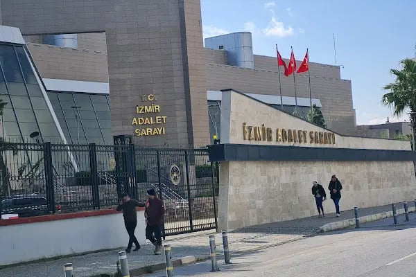 T.C. İzmir Adalet Sarayı - Resim 3