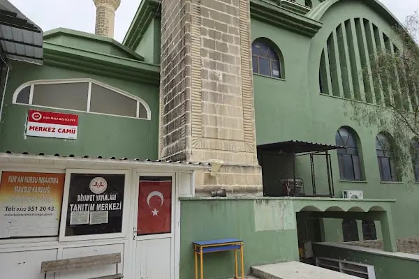 Karaisalı Merkez Cami - Resim 12