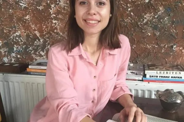 Psk. Gülderen Demir, Psikoloji - Resim 1