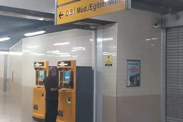 152 Evler Metro İstasyonu - Resim 7