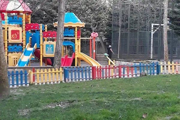 Bağcilar Belediyesi Merkez Mahallesi Aile Parkı - Resim 10