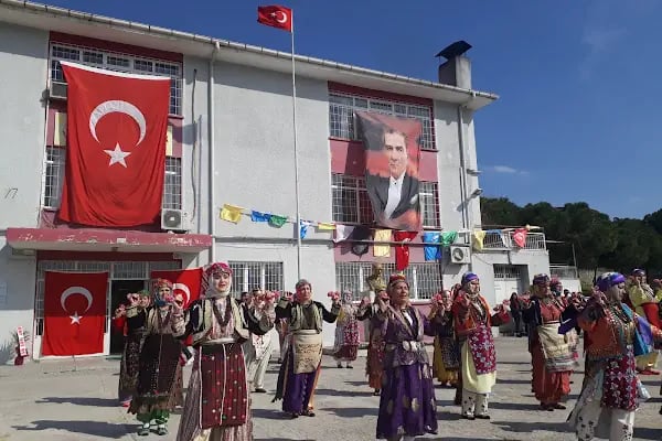Bergama 70. Yıl Sağlık Meslek Lisesi - Resim 2