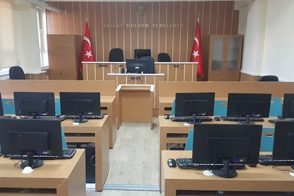 Şehit Öğretmen Kubilay Anadolu Lisesi - Resim 6