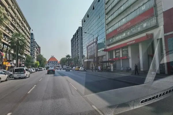 Akbank Basmane/İzmir Şubesi - Resim 5