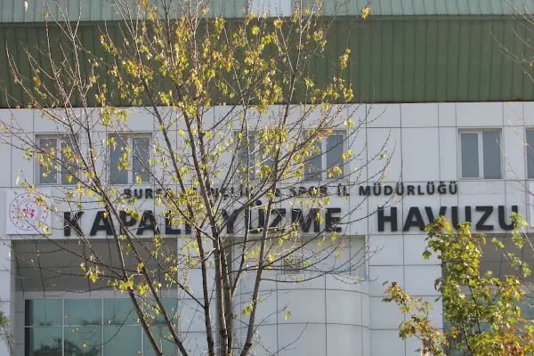 Bursa Gençlik Ve Spor İl Müdürlüğü Olimpik Kapalı Yüzme Havuzu - Resim 16