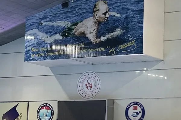 Bursa Gençlik Ve Spor İl Müdürlüğü Olimpik Kapalı Yüzme Havuzu - Resim 12