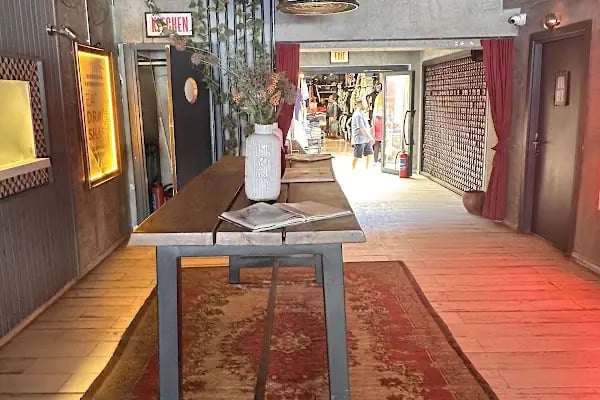 The Basement Beach&amp;Pub - Resim 8
