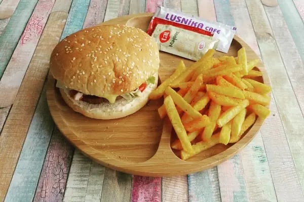 Lusnika Cafe - Resim 3