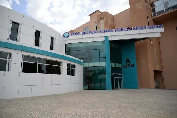 Bursa Uludağ Üniversitesi Prof. Dr. Fuat Sezgin Merkez Kütüphanesi - Resim 2