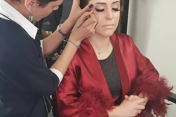 Ebru Argın Belgin Erim Profesyonel Makyaj ve kuaför Hizmetleri - Resim 8