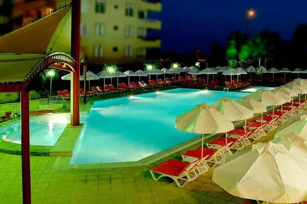 OCCO Beach Club &amp; Hookah Lounge - Resim 3