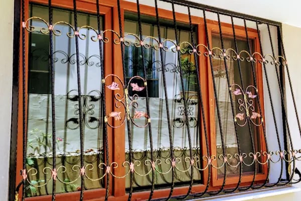 İzmir Buca Laleli metal demir doğrama Demir korkuluk ferforje sineklik - Resim 1