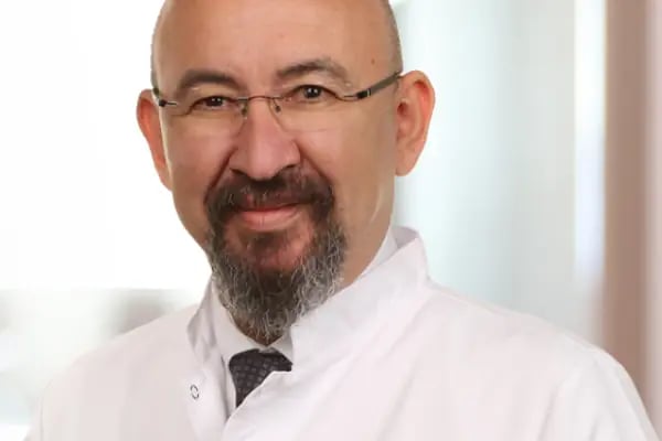 Prof. Dr. Ayhan Koyuncu - Resim 1
