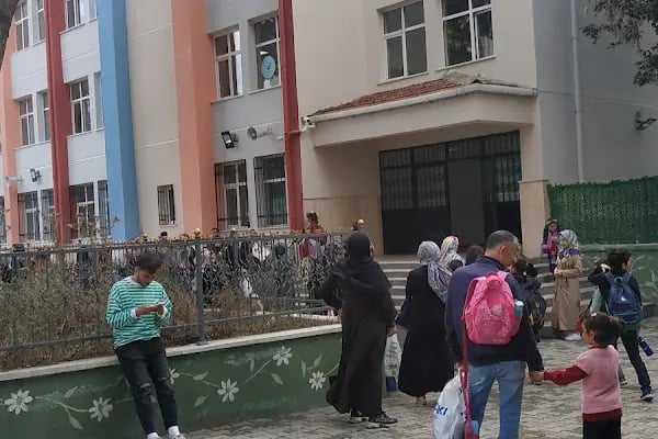 Mahmutbey İlköğretim Okulu - Resim 18