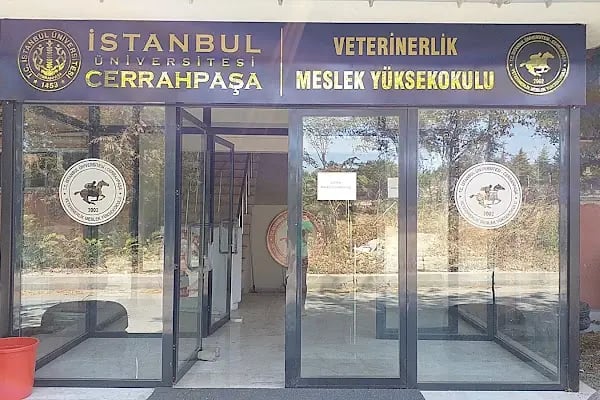 İstanbul Üniversitesi Cerahpaşa Binicilik Merkezi - Resim 3