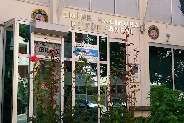 Emine Hacıkura Kütüphanesi - Resim 9