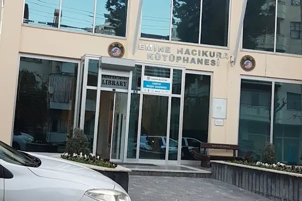 Emine Hacıkura Kütüphanesi - Resim 20