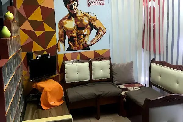 Real Fitness Studio Center - Resim 9