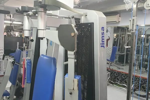 Real Fitness Studio Center - Resim 5