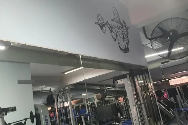 Real Fitness Studio Center - Resim 6