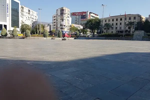 T.C. Bornova Hükümet Konağı - Resim 2