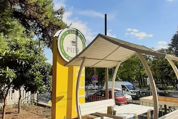 Pier Cafe Bistro - Resim 15