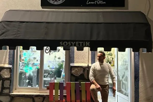 Sosyetik saç tasarımcısı - Resim 5