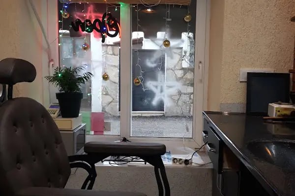 Sosyetik saç tasarımcısı - Resim 4