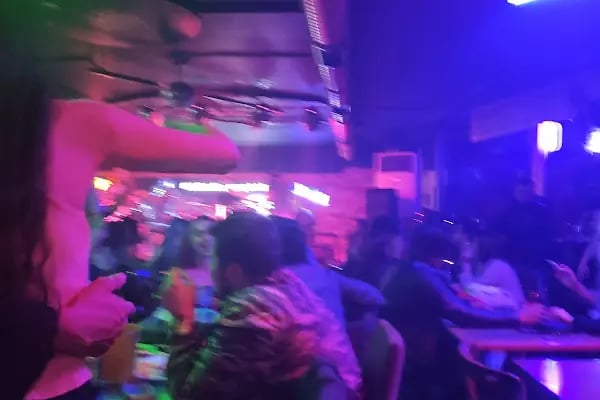 Beyoğlu Cafe - Resim 18