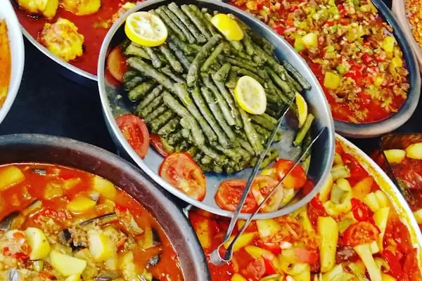 Cömert yemek salonu - Resim 18