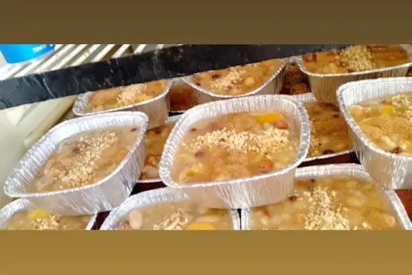 Cömert yemek salonu - Resim 10