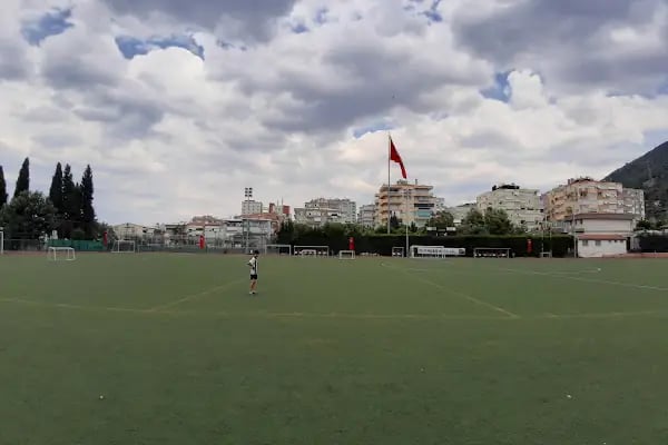 T.C. Balçova Belediyesi Ercüment Özgür Sosyal Tesisler - Resim 1