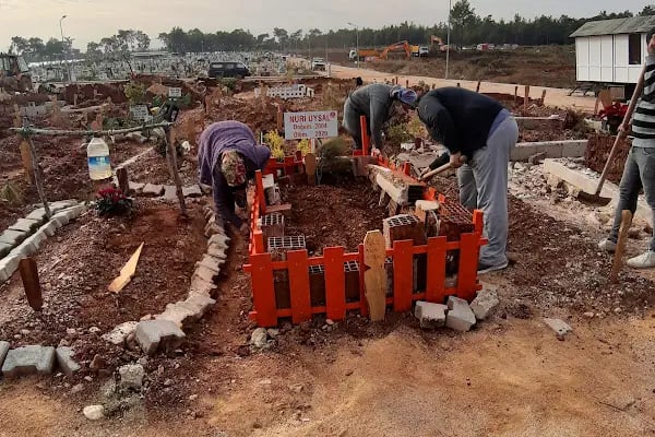 Kurşunlu Kent Mezarlığı - Resim 10