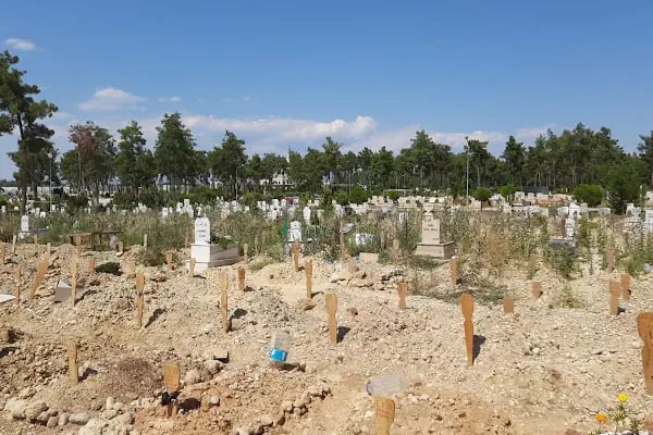 Kurşunlu Kent Mezarlığı - Resim 8