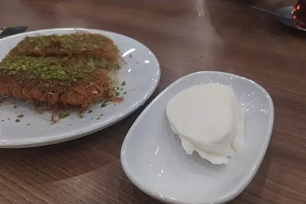 Güleroğlu künefe baklava - Resim 9