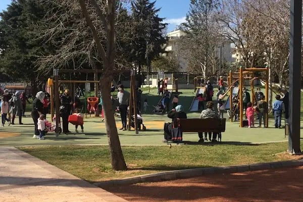Celal Doğan Parkı - Resim 1