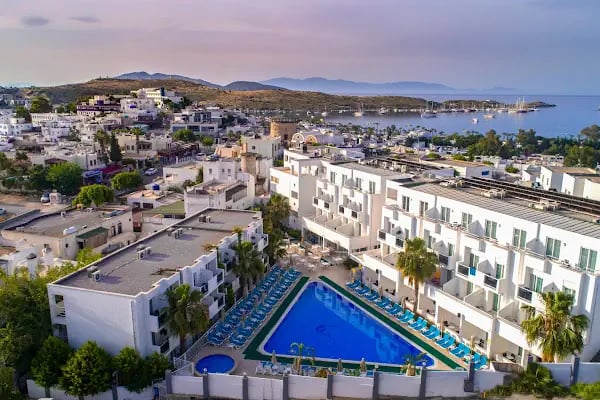 Moonshine Hotel &amp; Suites - Resim 6