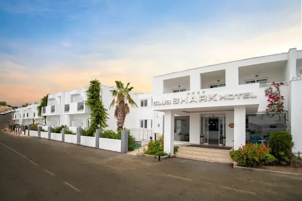 Moonshine Hotel &amp; Suites - Resim 14