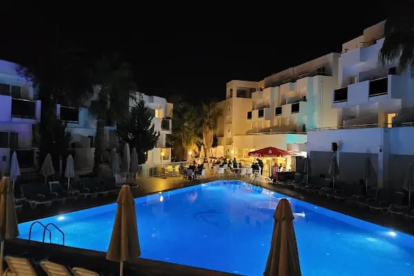Moonshine Hotel &amp; Suites - Resim 18