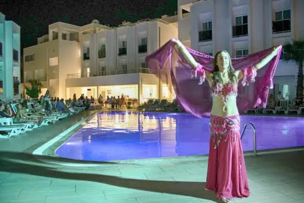 Moonshine Hotel &amp; Suites - Resim 12