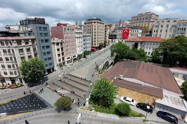İstanbul Galata Üniversitesi - Resim 6