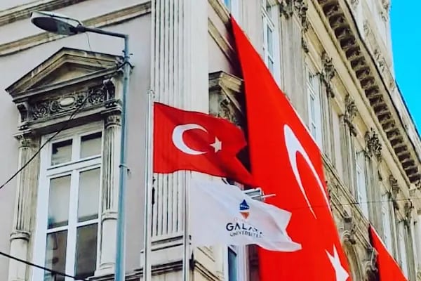 İstanbul Galata Üniversitesi - Resim 2