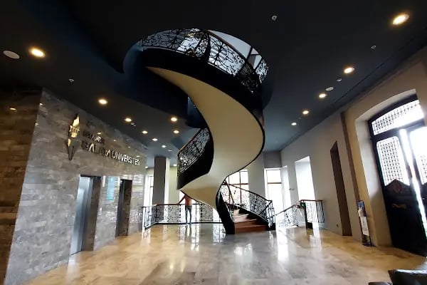 İstanbul Galata Üniversitesi - Resim 9