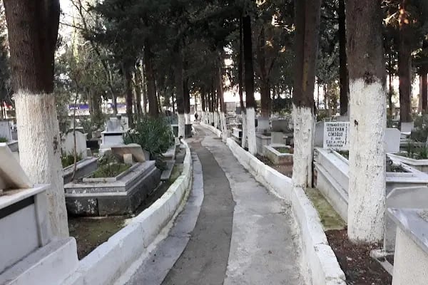 Eski Buca Mezarlığı - Resim 1