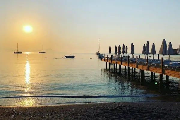 PARILTI BEACH RESTAURANT - Resim 3