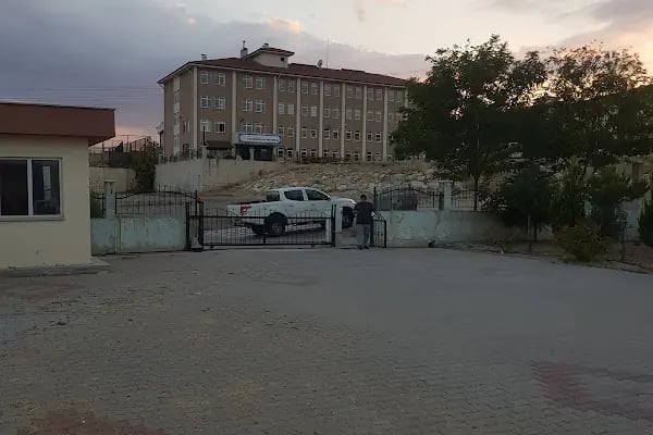 GAZİ GÜNDÜZALP ORTAOKULU - Resim 2